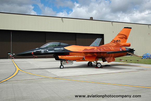 Dutch Air Force GD F-16AM Fighting Falcon J-015 at RIAT Fairford (2009)