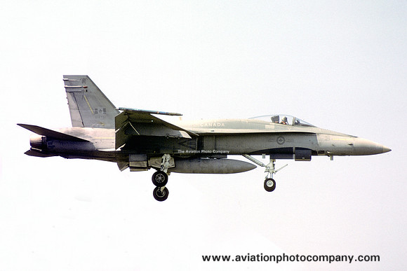 Canadian Armed Forces 1 CAG McDonnell Douglas CF-188 Hornet 188751 (1987)