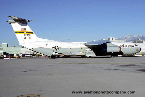 USAF 63 MAW Lockheed C-141A Starlifter 66-7952 (1980)