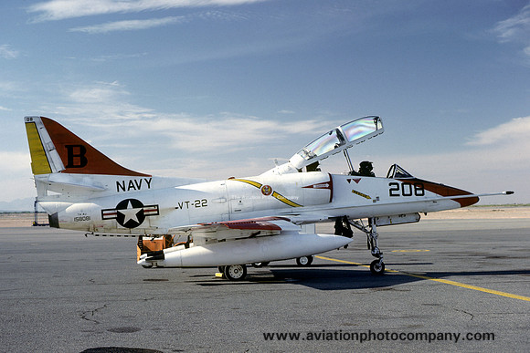 US Navy VT-22 Douglas TA-4J Skyhawk 158081/B-208 (1980)