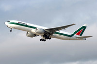 Alitalia Boeing 777-243ER I-DISU (2008)