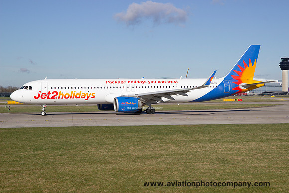 Jet2 Airbus A321-251NX G-HLYH at Manchester (2025)