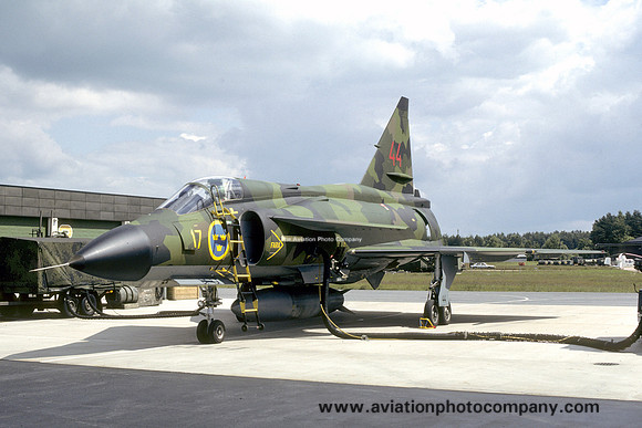 Swedish Air Force F17 SAAB JA-37 Viggen 37356/44 (1984)