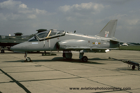 RAF 2 TWU 63 Squadron Hawker Siddeley Hawk T.1A XX254 (1989)