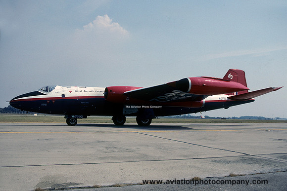 RAE Bedford English Electric Canberra T.4 WJ992 (1989)