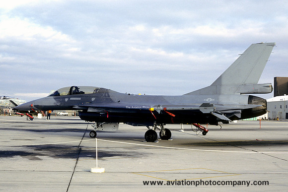 USAF AFFTC General Dynamics F-16B 75-0747 at Edwards AFB (1983)