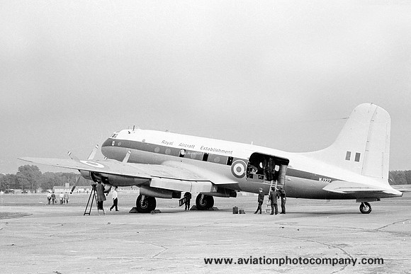 Royal Aircraft Establishment Handley Page Hastings C.2 WJ327 (1972)