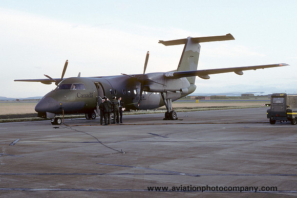 Canadian Armed Forces 412 Squadron DHC-8-102 142801 (1988)