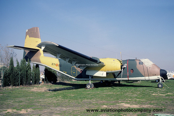 Spanish Air Force DHC-4 Caribou (C-7A) T.9-25 displayed at Cuatro Vientos (1987)