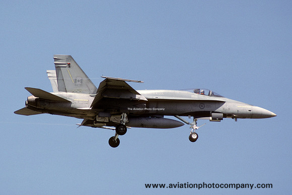 Canadian Armed Forces 1 CAG McDonnell Douglas CF-188 Hornet 188756 (1987)