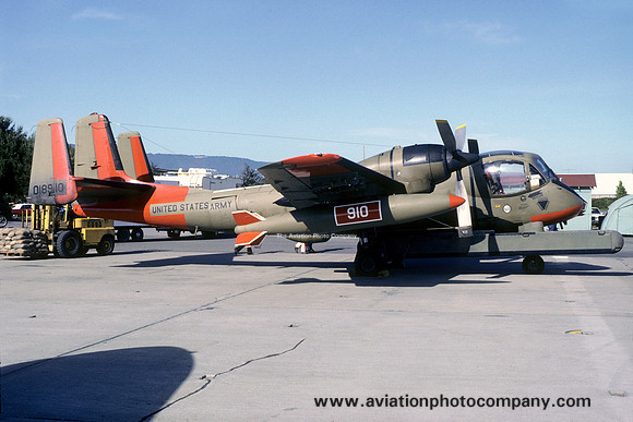 US Army Grumman OV-1C Mohawk 67-18910 at Moffett Field (1981)
