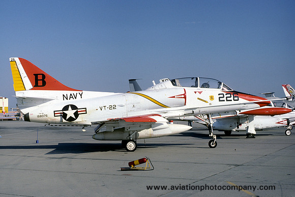 US Navy VT-22 Douglas TA-4J Skyhawk 158076/B-226 (1981)
