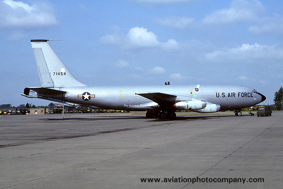 USAF 19 BW Boeing KC-135A Stratotanker 57-1454 (1981)