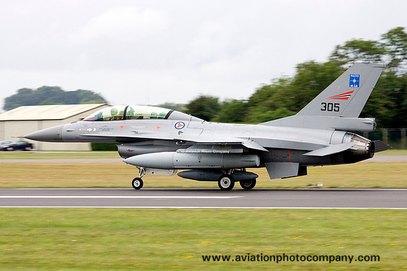 Norwegian Air Force 332 Skv GD F-16BM Fighting Falcon 305 at RIAT Fairford (2009)