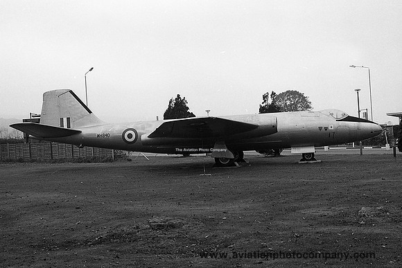 RAF English Electric Canberra T.4 WH840 at RAF Locking (1978)