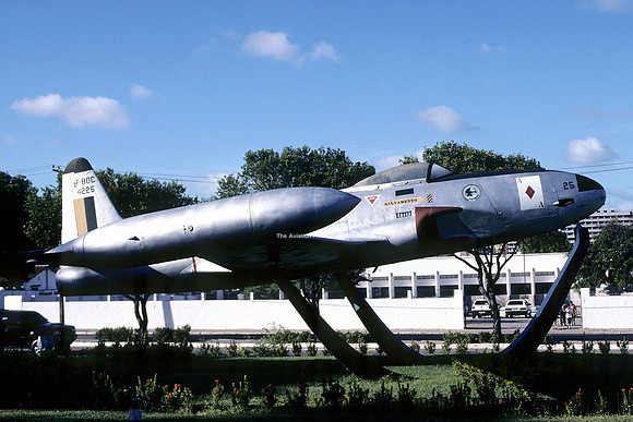 Brazilian Air Force Lockheed F-80C 4225 displayed at Fortaleza (2004)