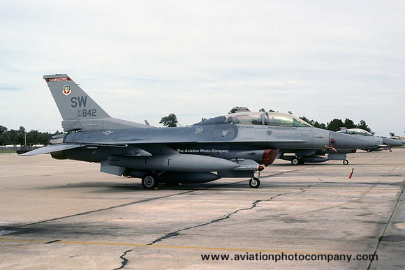 USAF 20 FW 77 FS General Dynamics F-16D 90-0842/SW (2000)