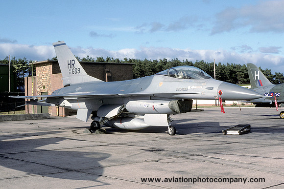 USAF 50 TFW 10 TFS General Dynamics F-16A 81-0669/HR at RAF Lossiemouth (1984)