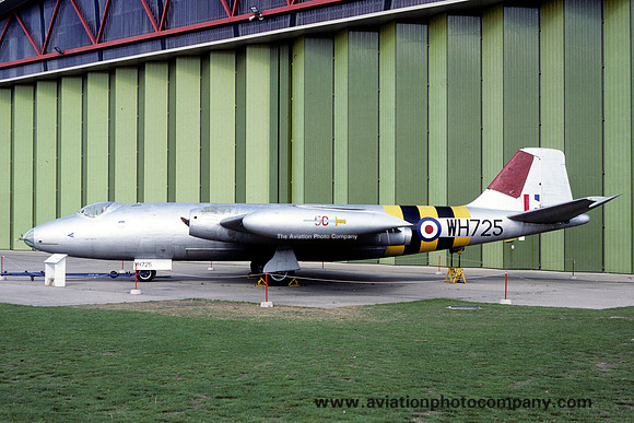 RAF 50 Squadron English Electric Canberra B.2 WH725 at the Imperial War Museum (1988)