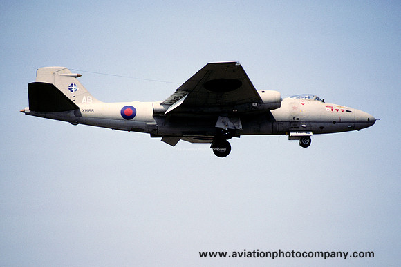 RAF 1 PRU English Electric Canberra PR.9 XH168/AB (1989)