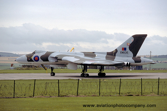 RAF 101 Squadron Avro Vulcan B.2 XM606 (1977)