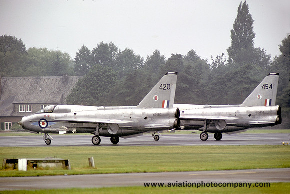 RAF 226 OCU English Electric Lightning T.5 XS420 (1974)
