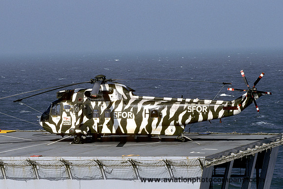 Royal Navy 845 Squadron Westland Sea King HC.4 ZD477/H in SFOR marks (1998)