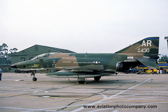 USAF 10 TRW 1 TRS McDonnell RF-4C 66-0430/AR (1977)