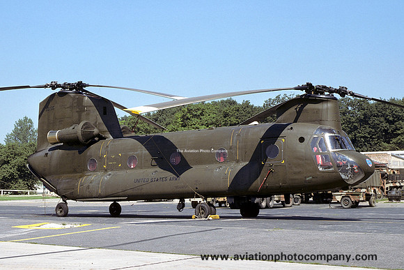 US Army 295 Avn Co Vertol CH-47C Chinook 74-22285 (1977)