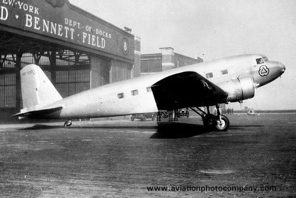 Douglas DC-2 NC1000 at Bennett Field