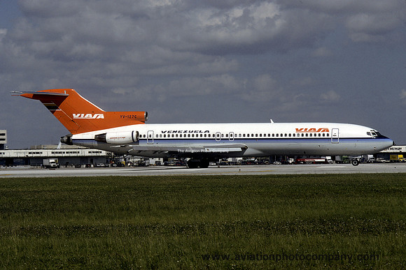VIASA Boeing 727 YV127C (1993)