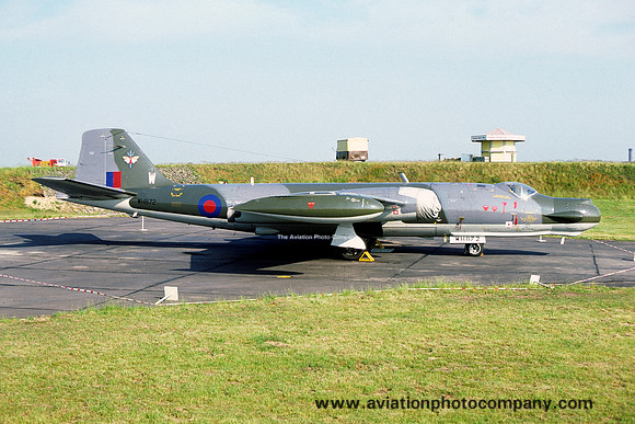 RAF 360 Squadron English Electric Canberra T.17 WH872/W (1977)