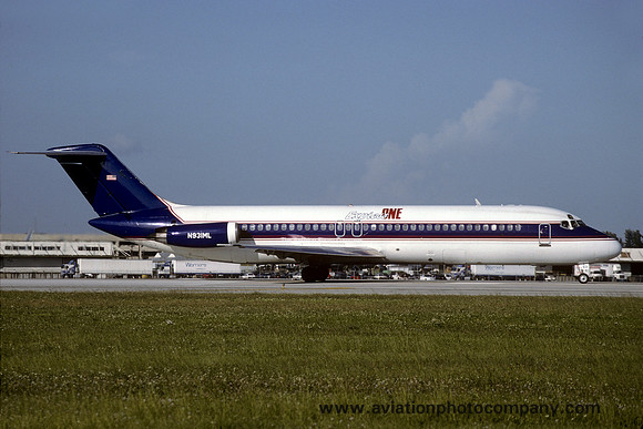Express One Douglas DC-9 N931ML (1993)