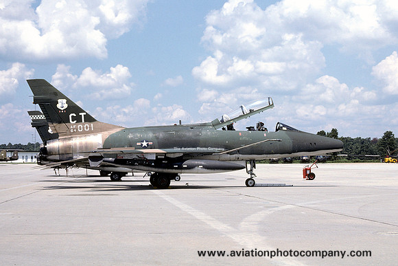 USAF Connecticutt ANG 118 TFS North American F-100F 56-5001/CT (1977)
