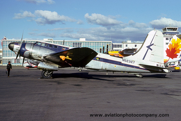 Douglas B-23 Dragon N52327 (1979)