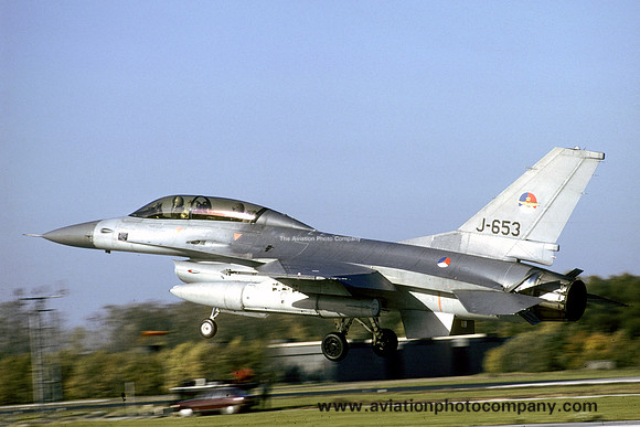 Dutch Air Force GD F-16B Fighting Falcon J-653 (1987)