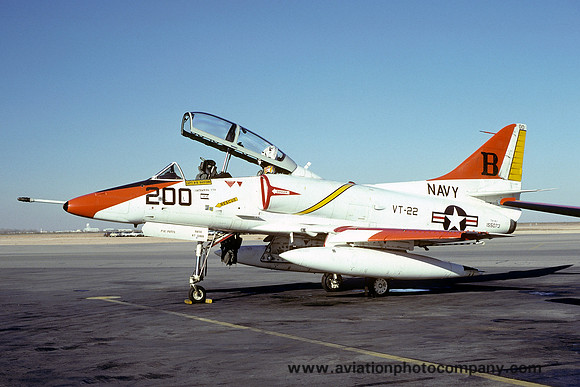 US Navy VT-22 Douglas TA-4J Skyhawk 155073/B-200 (1979)