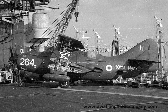 Royal Navy 849 Squadron Fairey Gannet COD.4 XA454/H264 onboard HMS Hermes (1970)