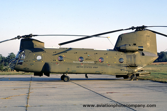 US Army 180 Avn Co Vertol CH-47C 69-17115 (1971)