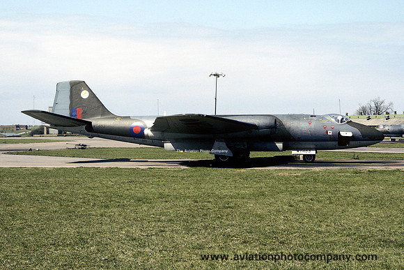 RAF 231 OCU English Electric Canberra T.4 WT483 (1979)
