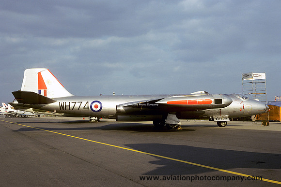 Royal Aircraft Establishment English Electric Canberra PR.7 WH774 (1979)