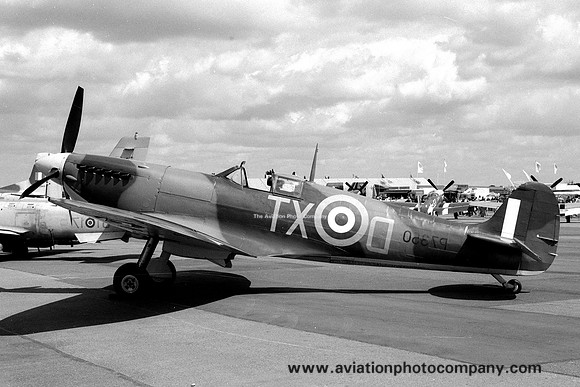 RAF Battle of Britain Memorial Flight Supermarine Spitfire IIA P7350/XT-D (1999)