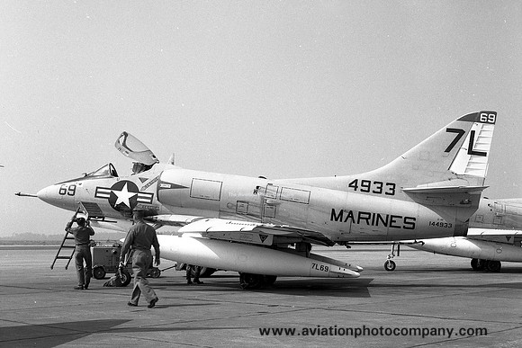 US Marines Los Alamitos Douglas A-4B 144933/7L69 (1965)