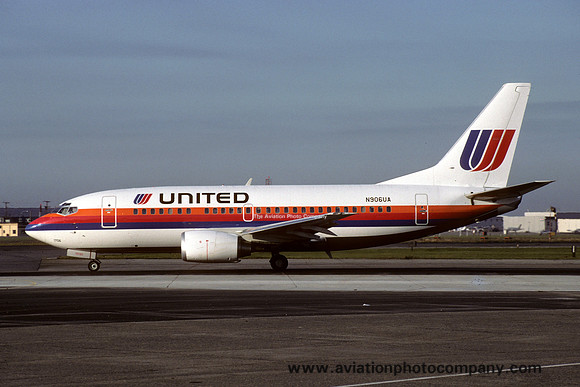 United Airlines Boeing 737-300 N906UA (1991)