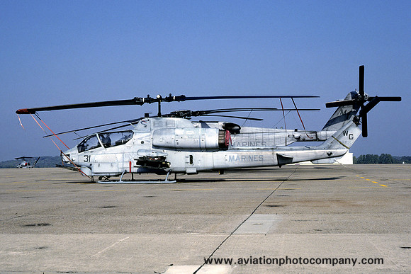 US Marines HMLA-773 Bell AH-1W 164588/WG31 (1998)