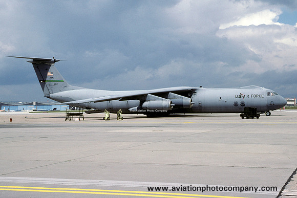 USAF 62/446 AW Lockheed C-141B Starlifter 66-0171 (1998)