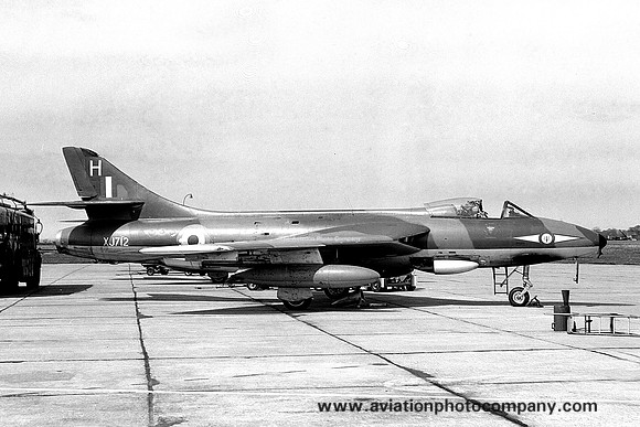 RAF 1 Squadron Hawker Hunter F.6 XJ712/H (1963)