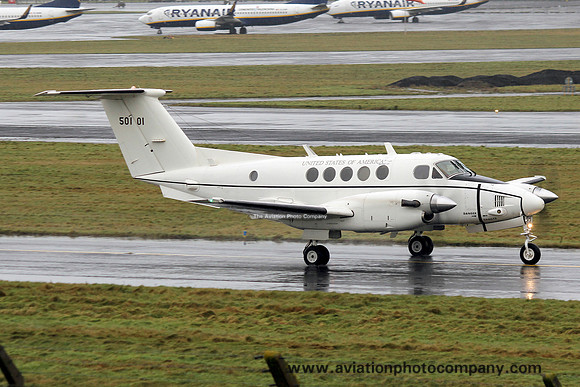 US Army Beech C-12R Huron 95-00101 at Prestwick (2011)