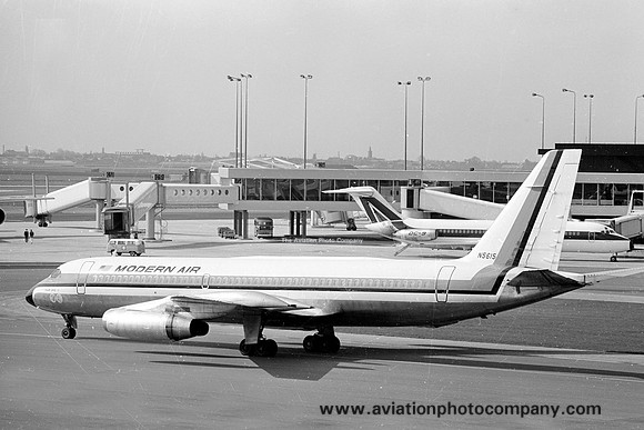 Modern Air Convair 990 N5615