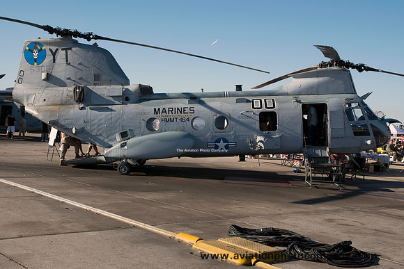 US Marines HMMT-164 Vertol CH-46E Sea Knight 155306/YT-00 at the Miramar Airshow (2014)